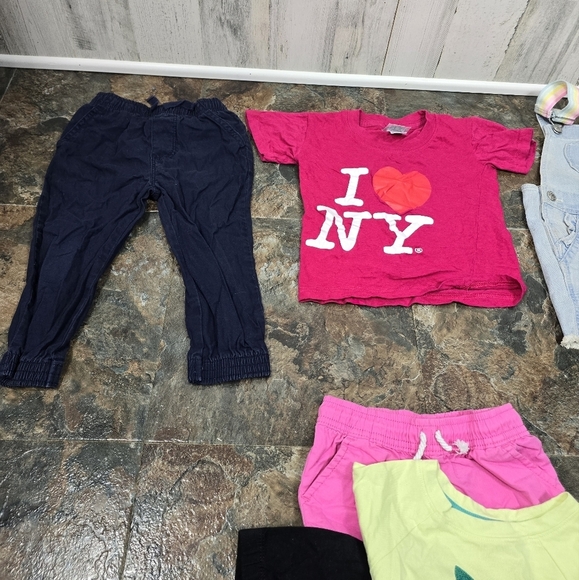 Toddler girls size 2T clothing bundle of 7, shorts, overalls, leggings, tshirts - Picture 2 of 8
